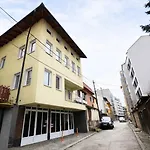 アパート Free Parking サラエヴォ